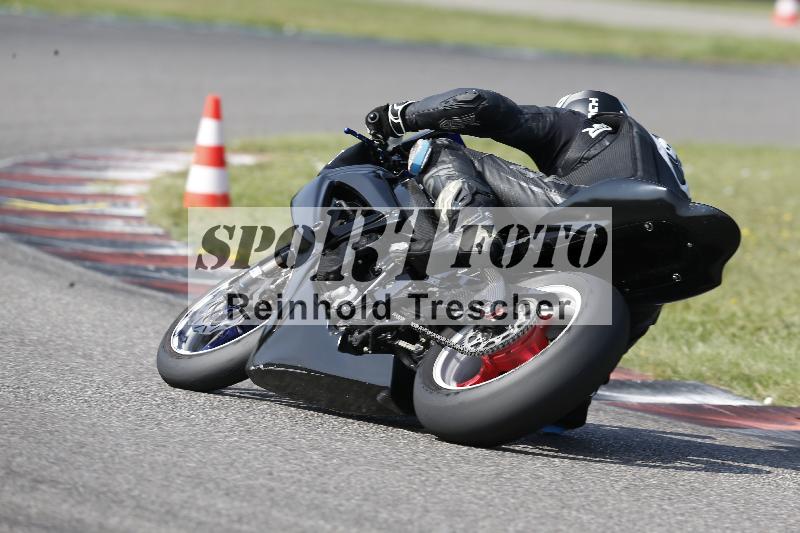 /45 10.08.2025 Plüss Moto Sport ADR/Freies Fahren/backside